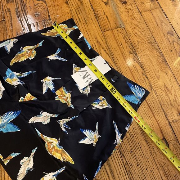 NWT Womans ZARA Tropical Print Shorts Baggy Parrot Size L - Picture 11 of 16
